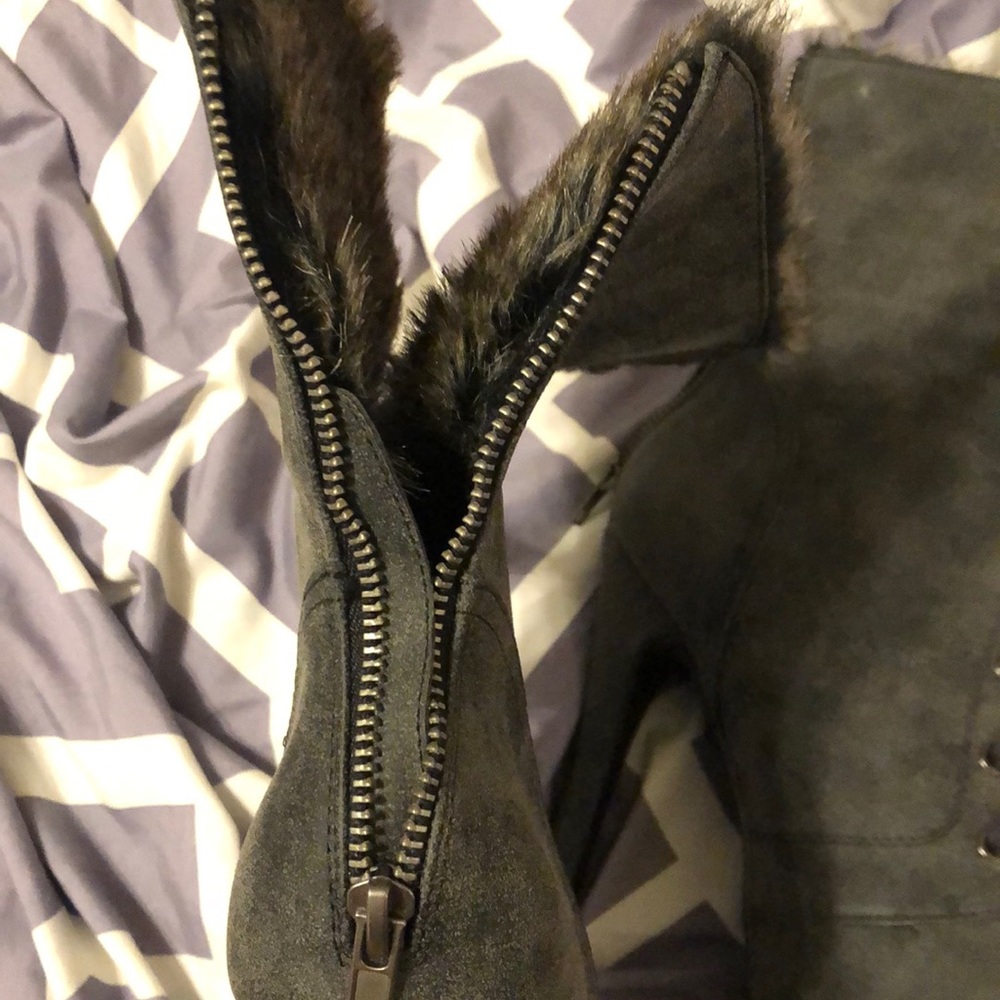 Heels - Picture 5 of 7
